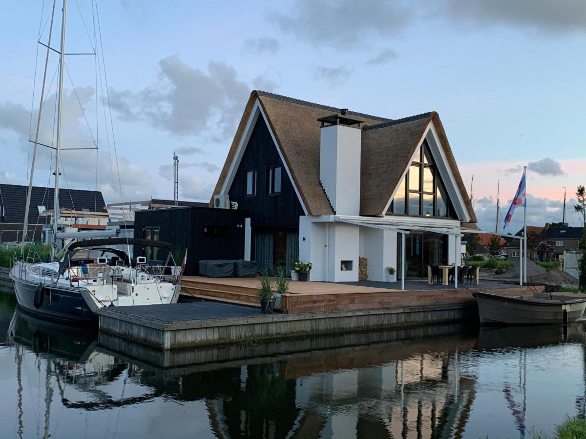 New High End Waterfront Family Villa スタフォーレン エクステリア 写真