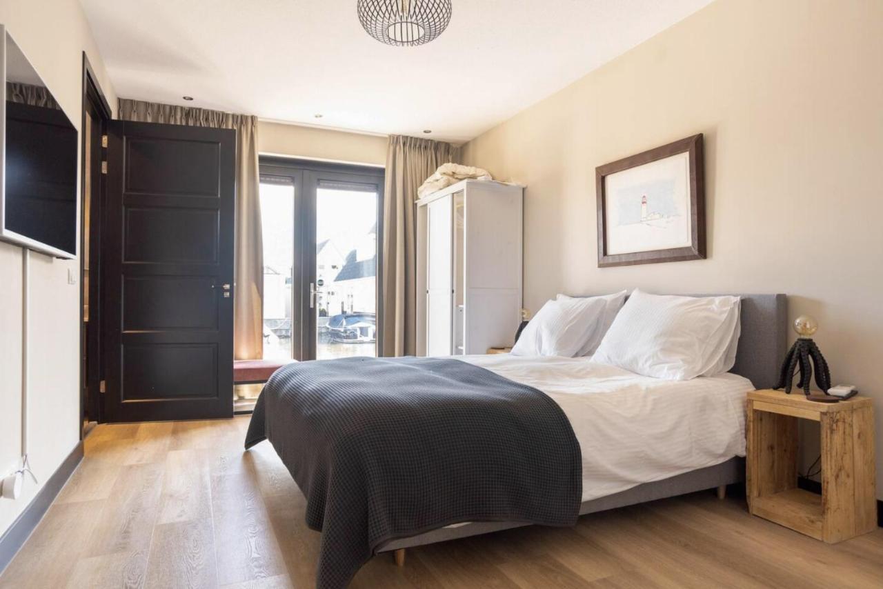 New High End Waterfront Family Villa スタフォーレン エクステリア 写真