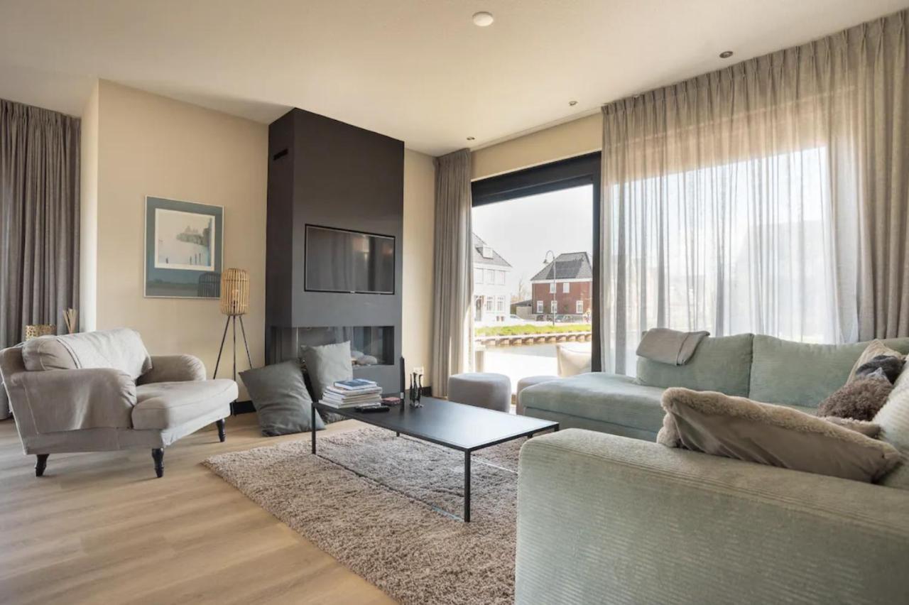 New High End Waterfront Family Villa スタフォーレン エクステリア 写真